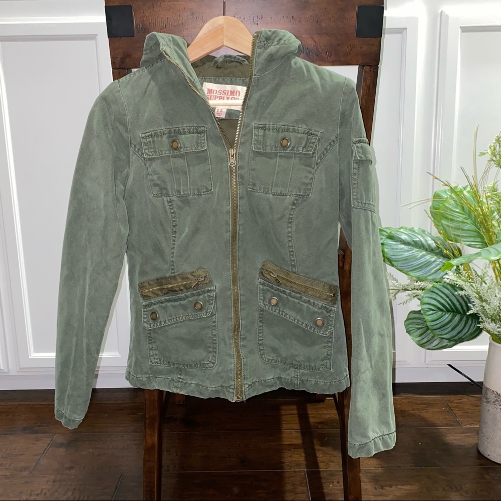 Army green jacket. Excellent condition.